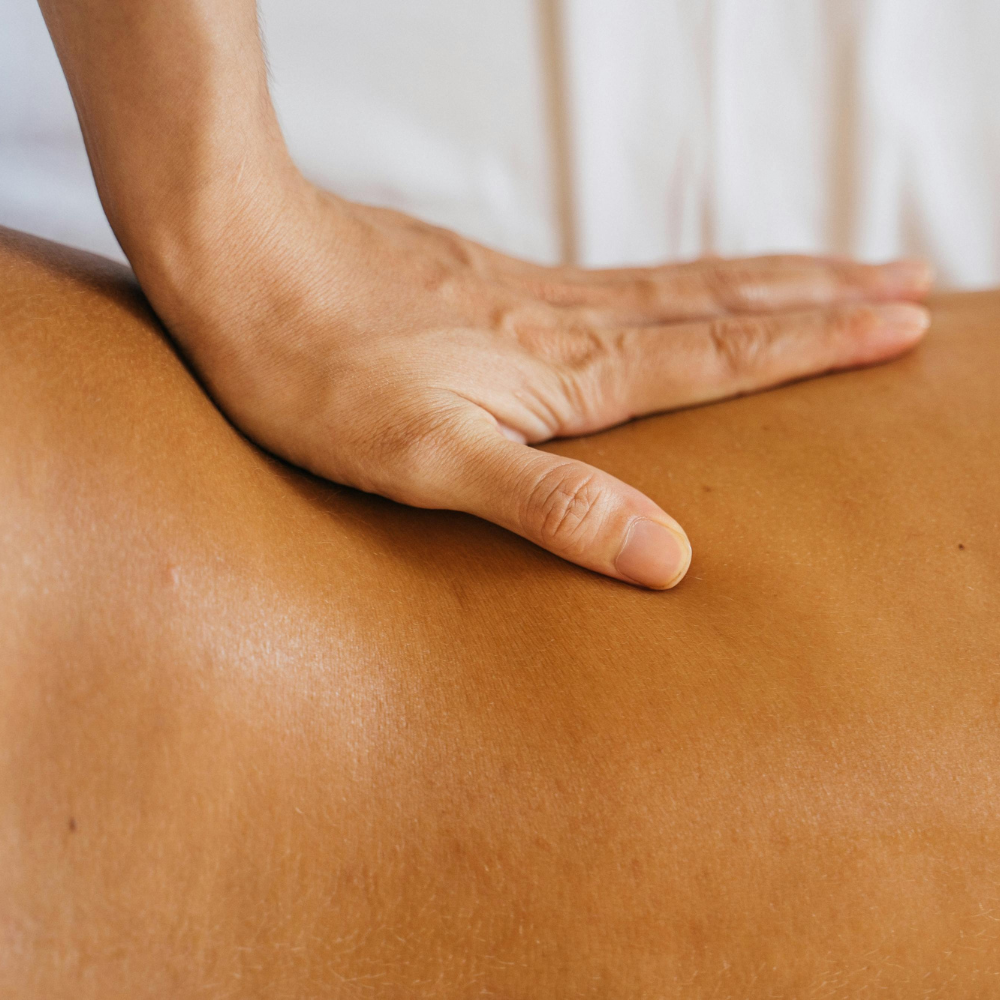 A csend ereje: Miért nem (mindig) beszélgetünk masszázs közben?